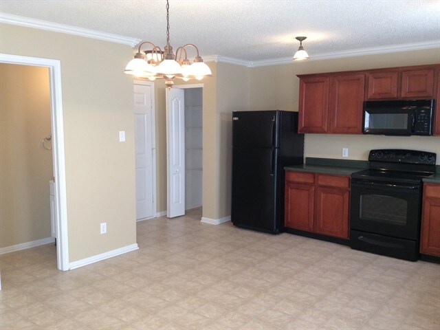 Building Photo - 9217 Middlebury Way