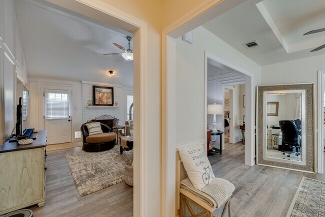 Building Photo - 4 Salida Dr