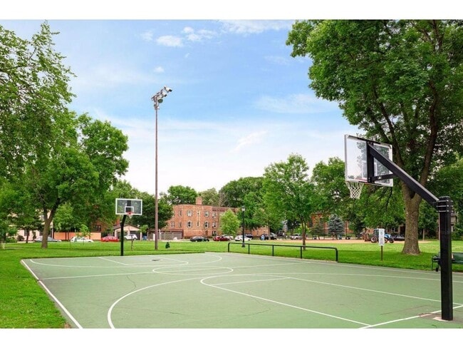 Building Photo - 3023 Dupont Ave S