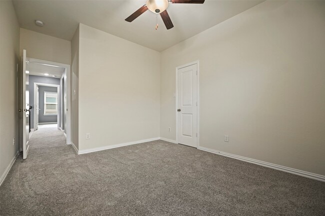 Building Photo - 2411 Lowndes Point