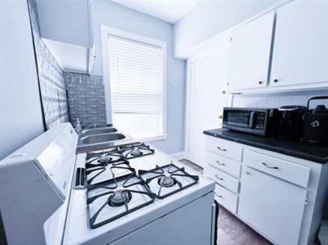 Building Photo - 128 Stonewall St