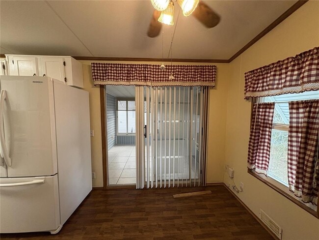 Building Photo - 616 Klickety Klak Ln