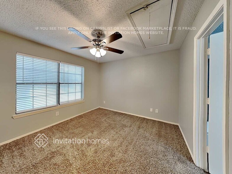 Building Photo - 2036 Pheasant Dr