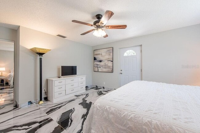 Building Photo - 6819 11th Ave NW