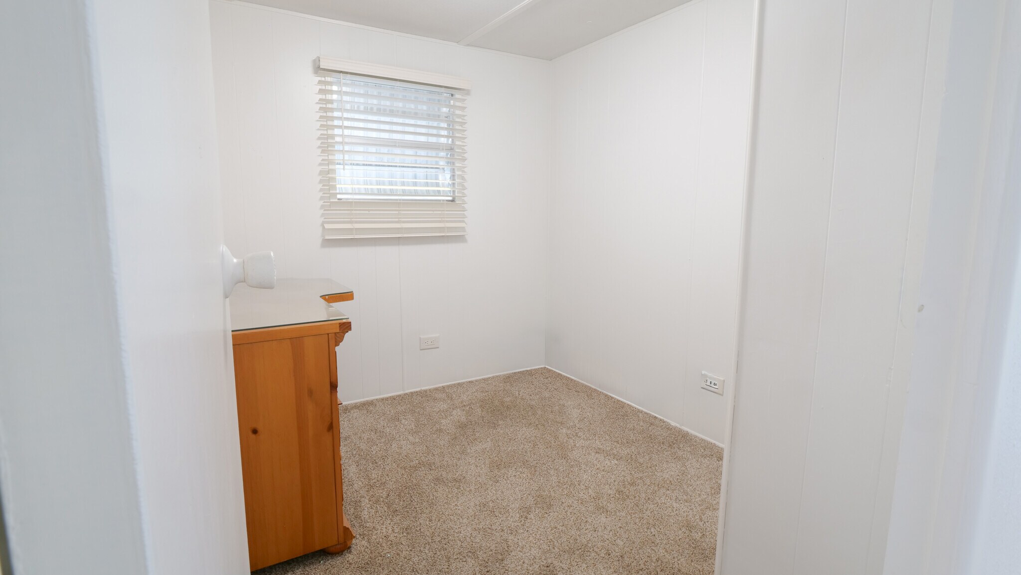 2ND BEDROOM - 209 50th Avenue Plz E