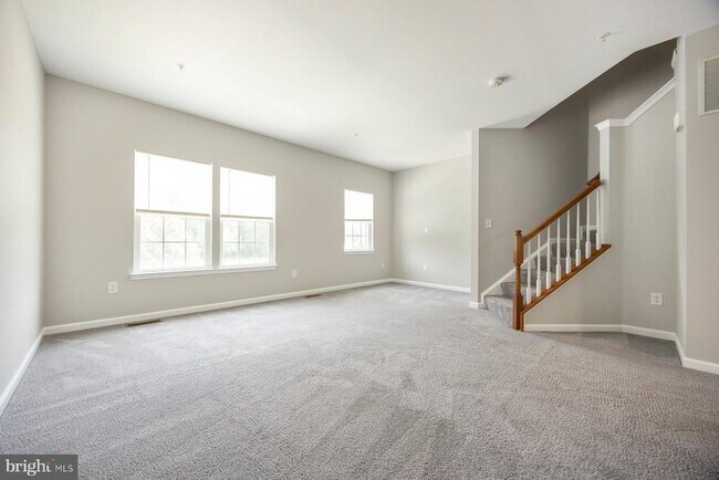 Building Photo - 947 Chase Walk