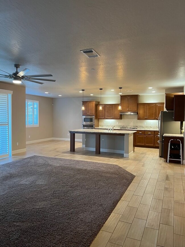 Building Photo - Charming 3 bedroom 2 bathroom with an office, located in Quail Run