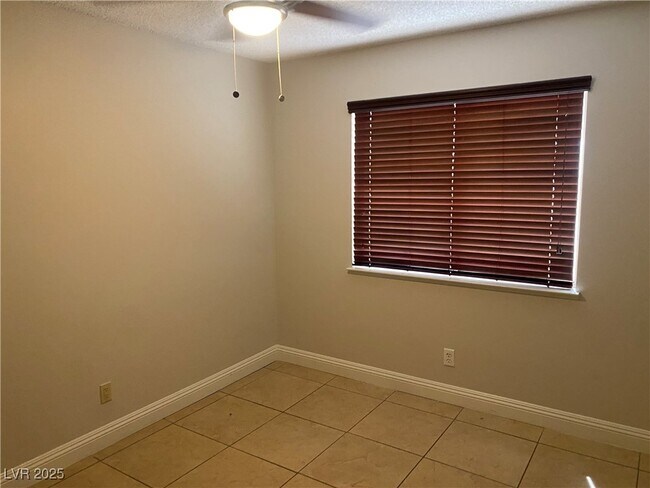 Building Photo - 2233 Placer Creek Ct