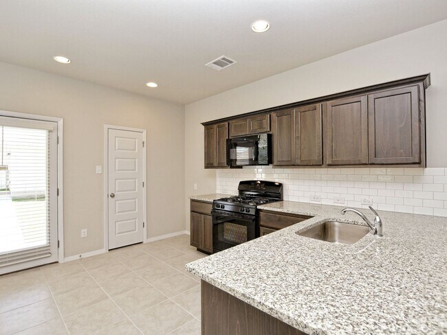 Building Photo - 3 BR/2 BA - 1437 SF in KYLE - Casseta Ranch!