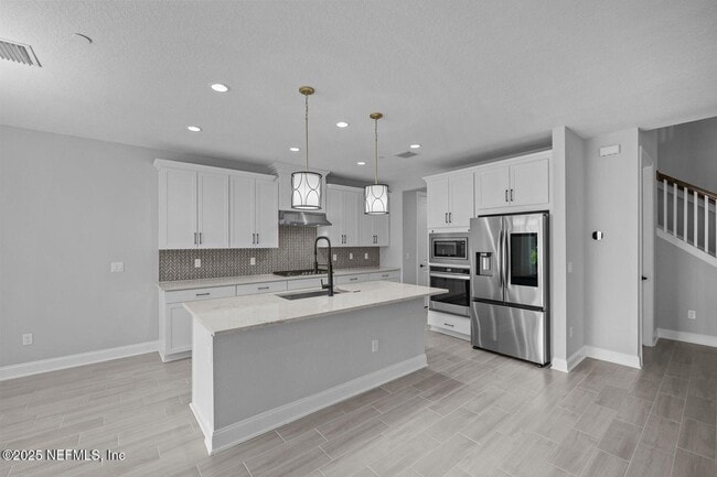 Building Photo - 27 Oak Pk Dr