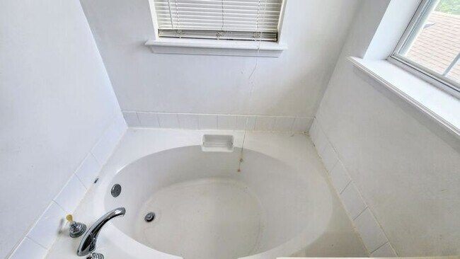 Building Photo - Spacious 4BR w/ Fenced Yard + Covered Lanai + 2 Car Garage  in Orange Park!