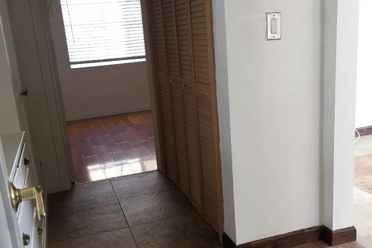 Building Photo - 1117 E California Ave