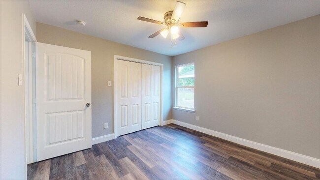 Building Photo - 428 N Cherokee Shores Dr