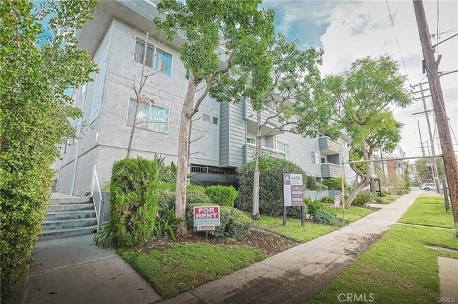 Building Photo - 4406 Cahuenga Blvd