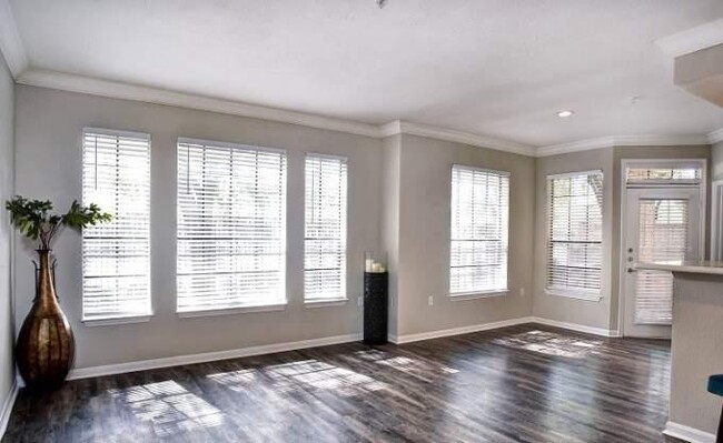 Building Photo - 1 bedroom in Houston TX 77030