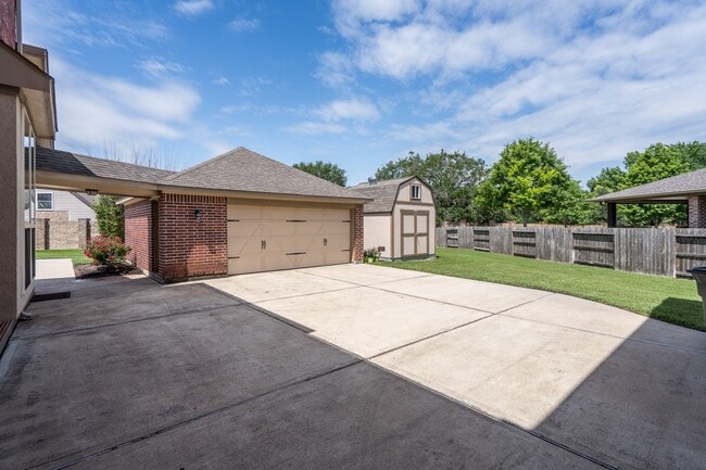 Building Photo - 2034 Baker Estates Dr