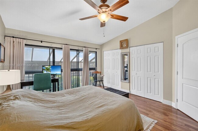 Building Photo - 4250 SW 70th Terrace