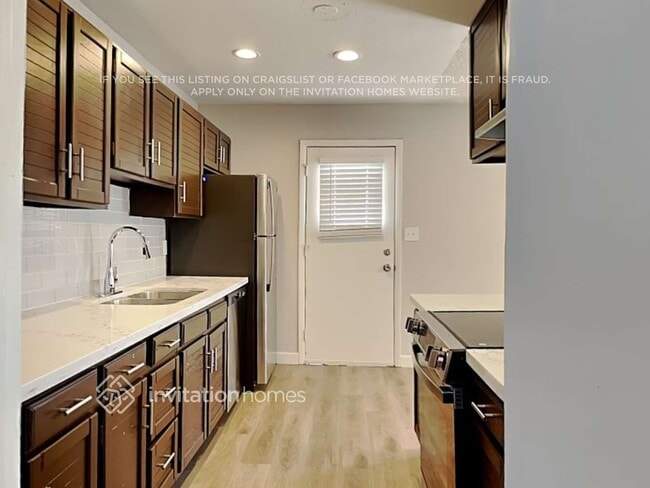 Building Photo - 3817 W Cactus Wren Dr