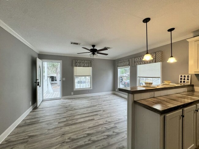 Building Photo - 2323 NW 46th Ct