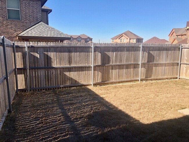 Building Photo - LUXURY 2 STORY DUPLEX LOCATED IN MIDLOTHIAN, TEXAS!