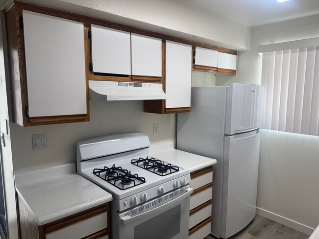 Building Photo - 14655 Sylvan Street