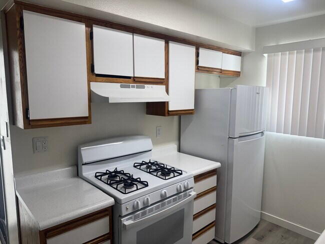 Building Photo - 6306 Cedros Ave