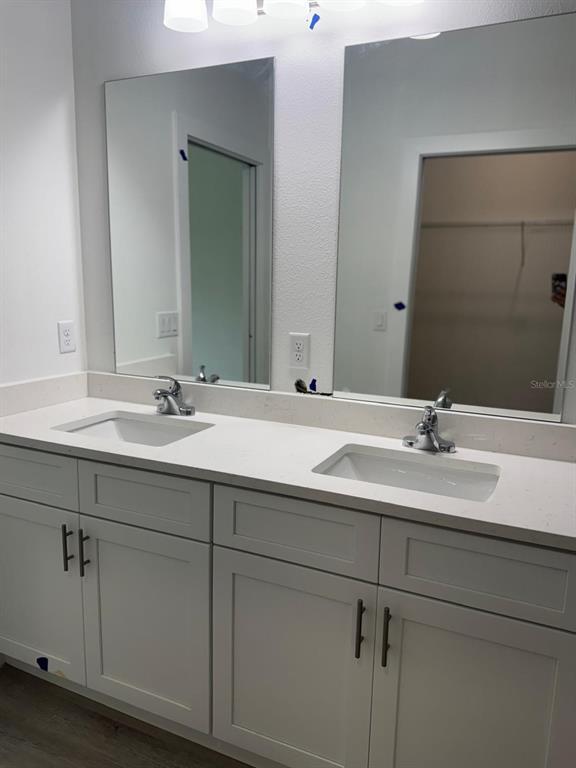 Building Photo - 9187-9189 N Travis Dr