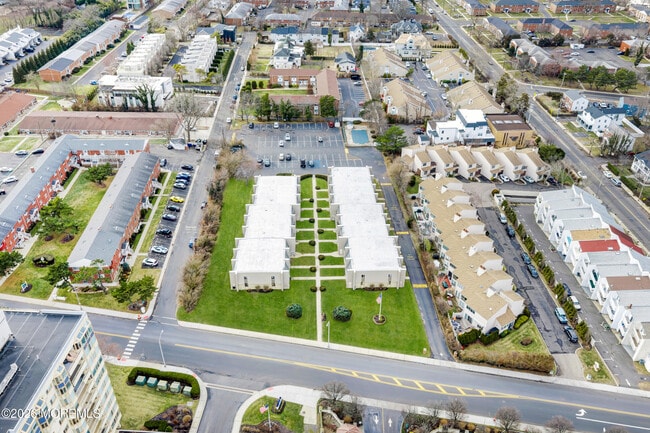 Building Photo - 720 Ocean Ave N