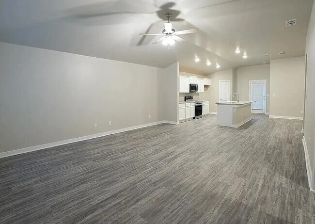 Building Photo - 1321 Bourbon St