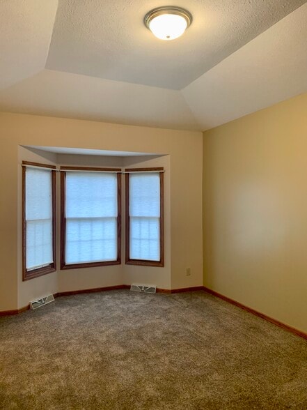 Building Photo - 2014 E Main St