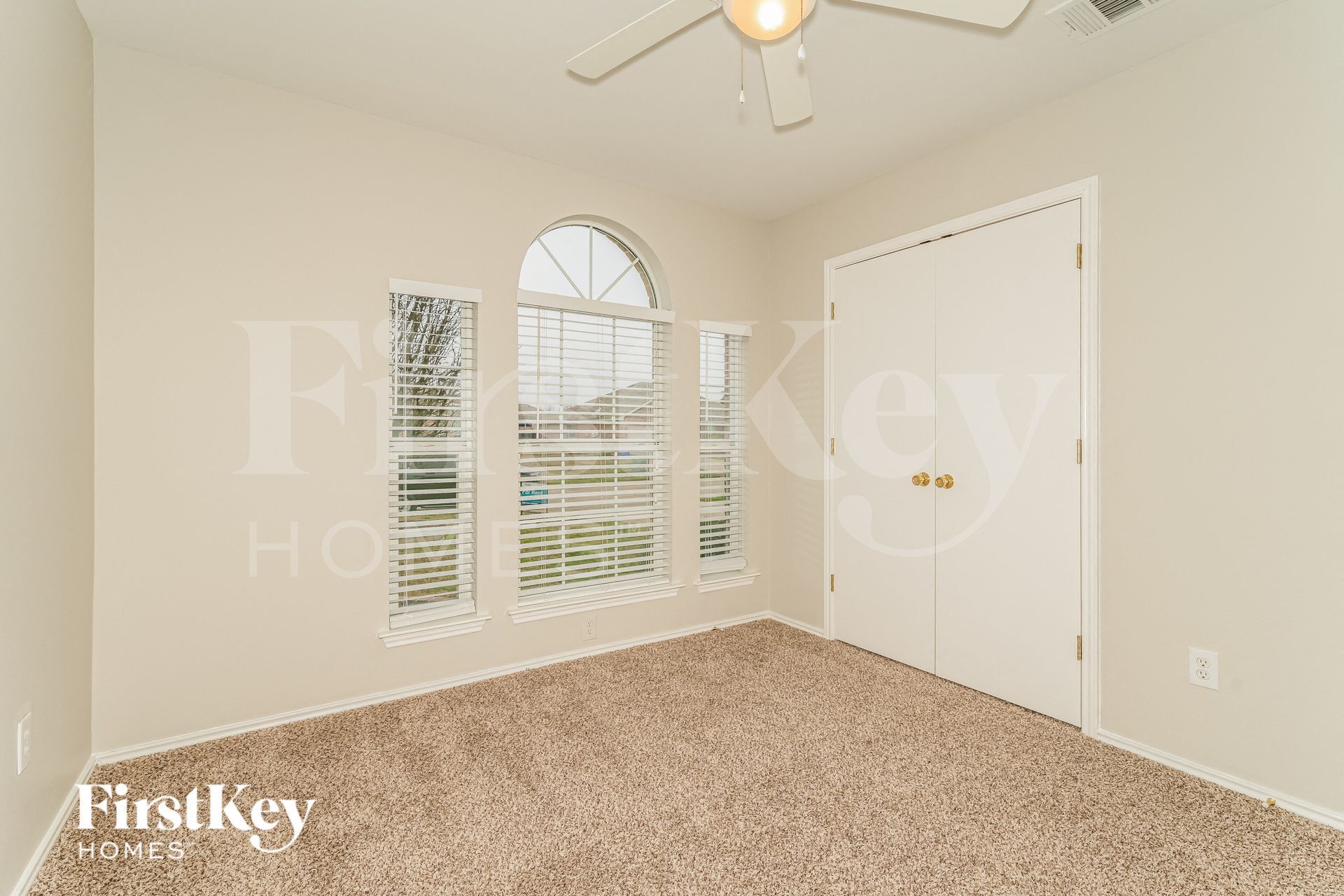 Building Photo - 207 Amherst Dr