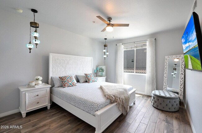 Building Photo - 615 E Portland St