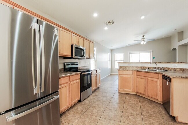 Building Photo - 11209 W Rio Vista Ln
