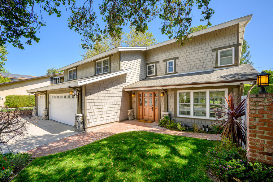 Building Photo - 3303 Park Vista Dr