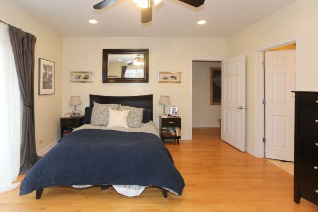 Building Photo - 3655 N Southport Ave