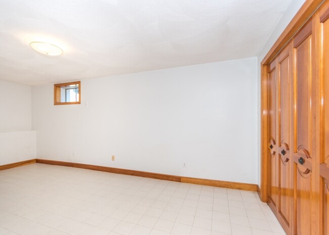 Building Photo - 80 Woodcliff Dr
