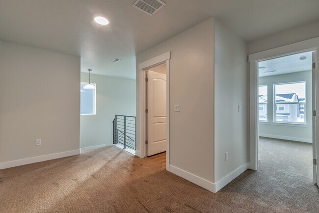 Building Photo - 108 N Morning Vw Dr