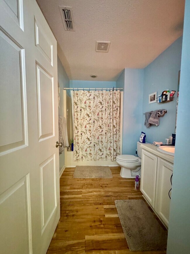 Building Photo - 119 Fidelity St