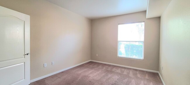 Building Photo - LUXURIOUS 1 STORY CONDO IN NATOMAS W/ ON-S...