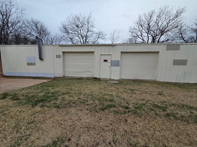 Building Photo - 2204 Princeton Ave