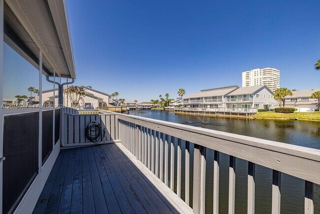 Building Photo - 4949 N Hwy A1A