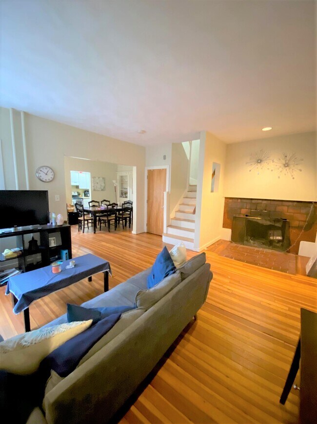 Primary Photo - 9 Everett St