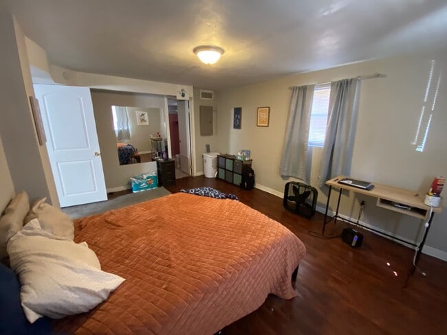 Building Photo - 2362 Airport Dr