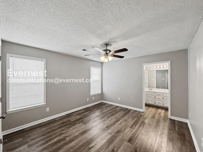 Building Photo - 6534 Valerie Dr