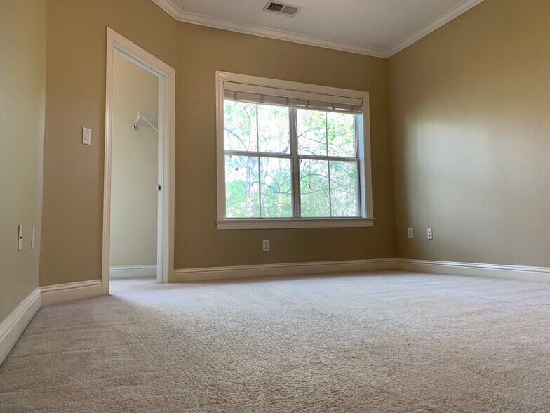 2nd Bedroom - 5490 Glenridge Park NE