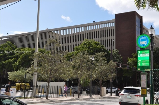 Building Photo - 234 NE 3rd St