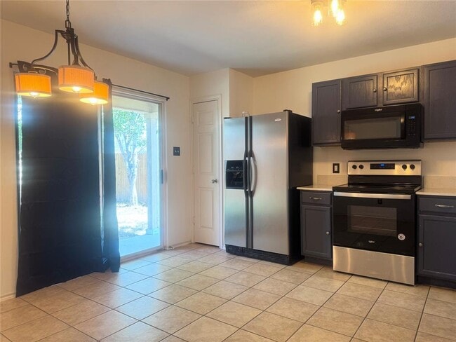 Building Photo - 5648 Brougham Way