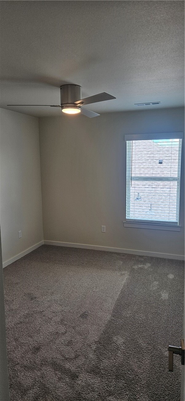Building Photo - 5910 SW Coywolf St
