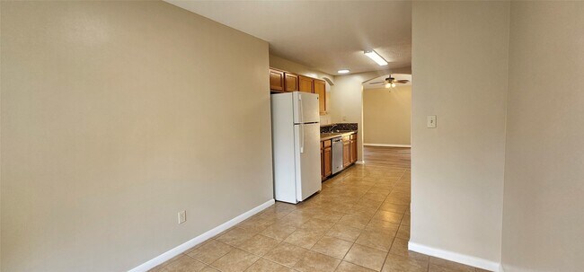 Building Photo - 10538 Twin Circles Dr