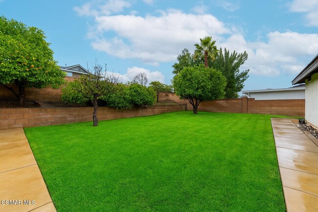 Building Photo - 5848 Lake Lindero Dr